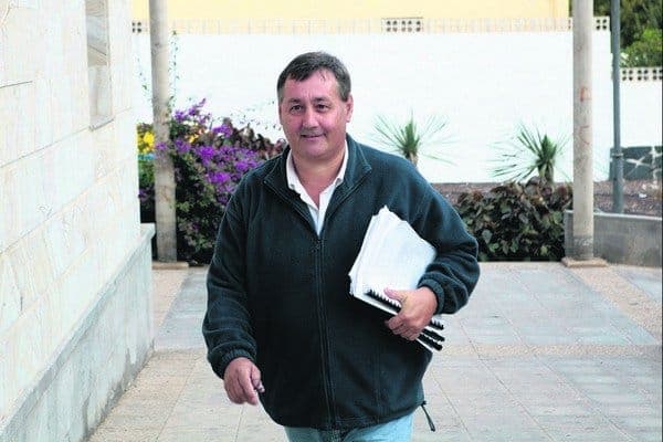 Travieso niega haber sustraído o destruido expedientes de Puerto del Rosario