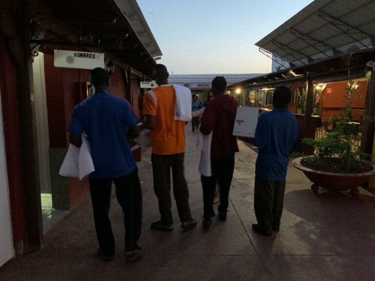 El Cabildo facilita una nave a Misión Cristiana Moderna para atender a migrantes en cuarentena