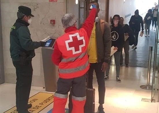 Sanidad inicia mañana el cribado de pasajeros nacionales que entren en Canarias
