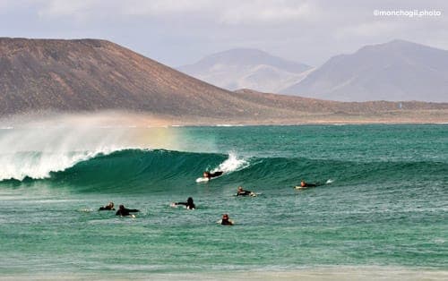 Kitesurfista herido grave tras sufrir una caída en Corralejo