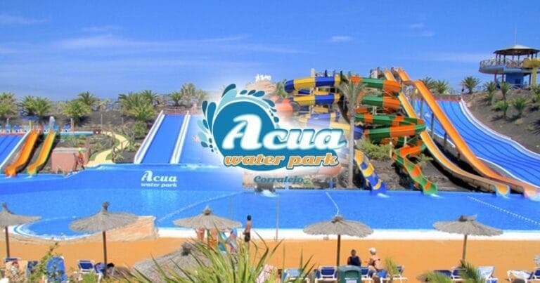 El equipo médico y socorristas de Acua Water Park rescatan a una menor con síntomas de ahogamiento