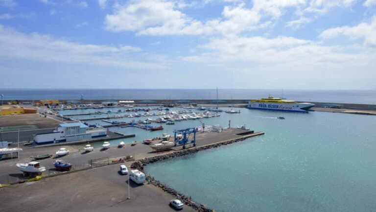 Pájara analiza con Puertos Canarios el futuro del muelle de Morro Jable