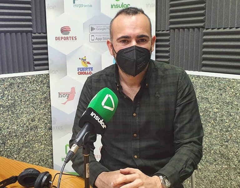 «Hay un dinero del Gobierno de Canarias para rehabilitar las 90 y 91 viviendas pero el Ayuntamiento no lo ha solicitado»