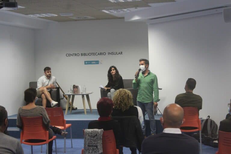 El Cabildo celebra el Día de la Poesía con jazz y un poemario de Yeray Barroso