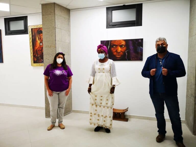 Inaugurada la Exposición de Pintura ‘El papel de la mujer en la sociedad africana’