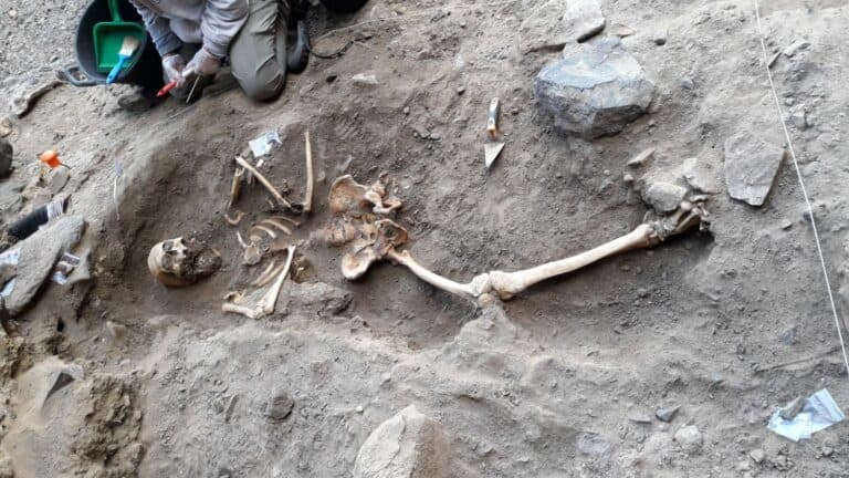 Hallados restos óseos del siglo XVI en una cueva de Betancuria