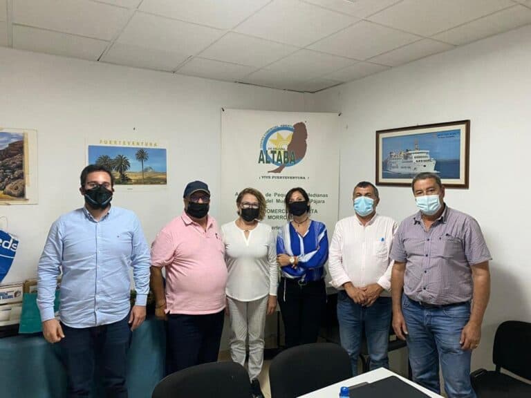 Cabildo y asociaciones empresariales aúnan esfuerzos para remontar la crisis económica