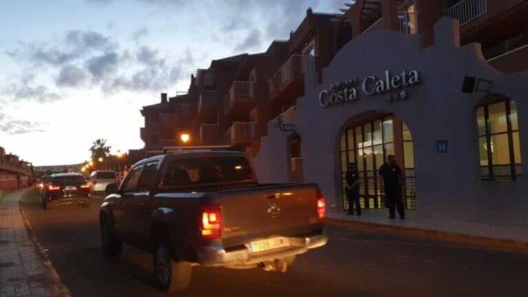 El Ayuntamiento advierte que las pitadas alrededor del hotel «ni suman, ni aportan una solución»