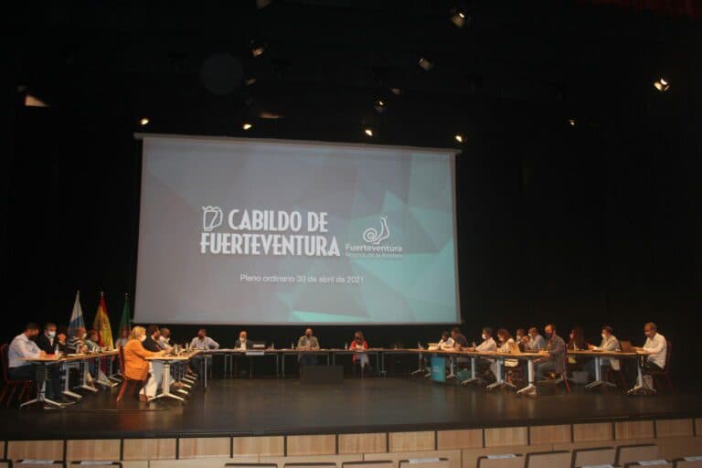 Fuerteventura aprueba un acuerdo en defensa de la pesca artesanal de la tuna