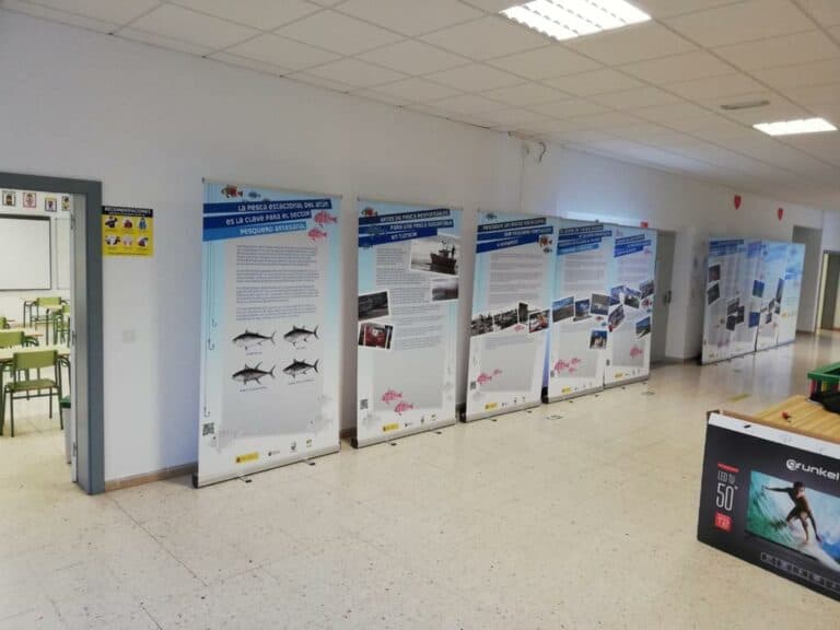 El Ayuntamiento acerca el sector pesquero de Tuineje a través de una exposición itinerante