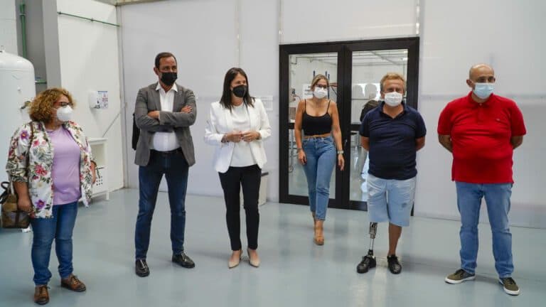 Las primeras mascarillas homologadas de Fuerteventura se fabrican en Tuineje
