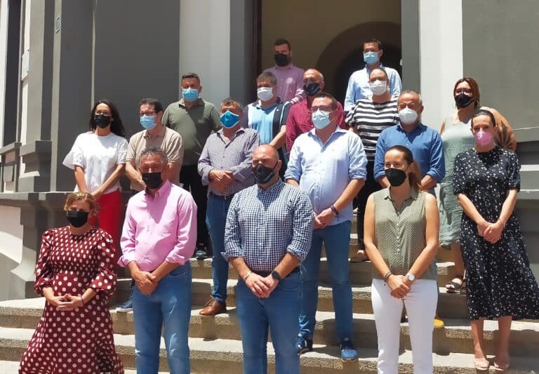 El Cabildo se une al minuto de silencio por Anna, Olivia y Rocío convocado por la FEMP