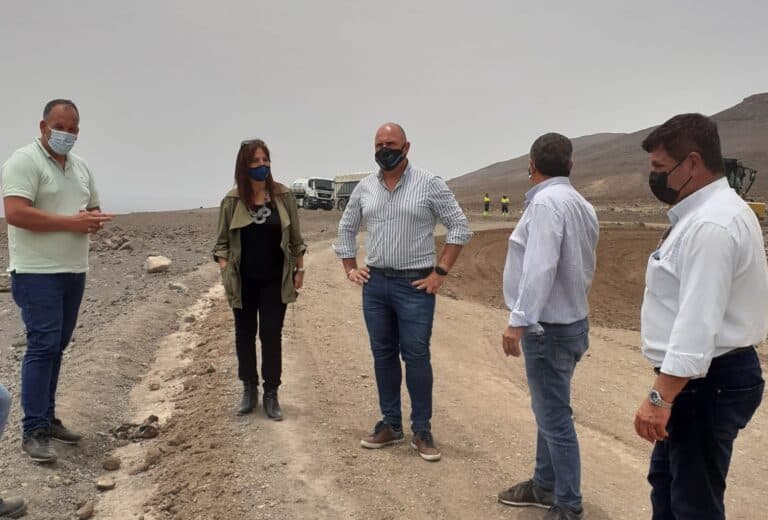 El Cabildo finaliza los trabajos de recebe de los caminos de la Punta de Jandía y Cofete