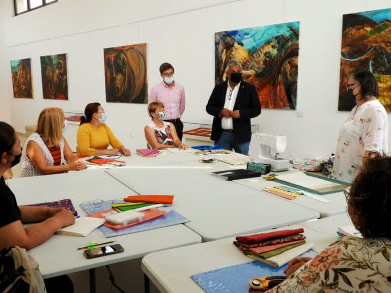 Segunda edición de los talleres de costura creativa y almazuelas en la Casa de la Cultura