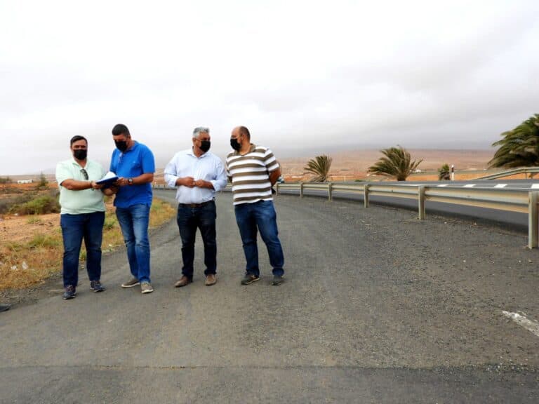 Comienzan las obras de asfaltado del camino rural de La Ampuyenta