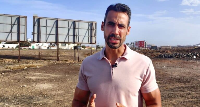 La Oliva incumple su propia ordenanza de publicidad exterior ocho meses después de aprobarse