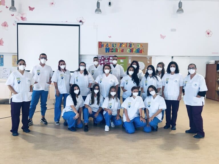 Quince desempleados atienden a colectivos dependientes gracias a un programa del Cabildo