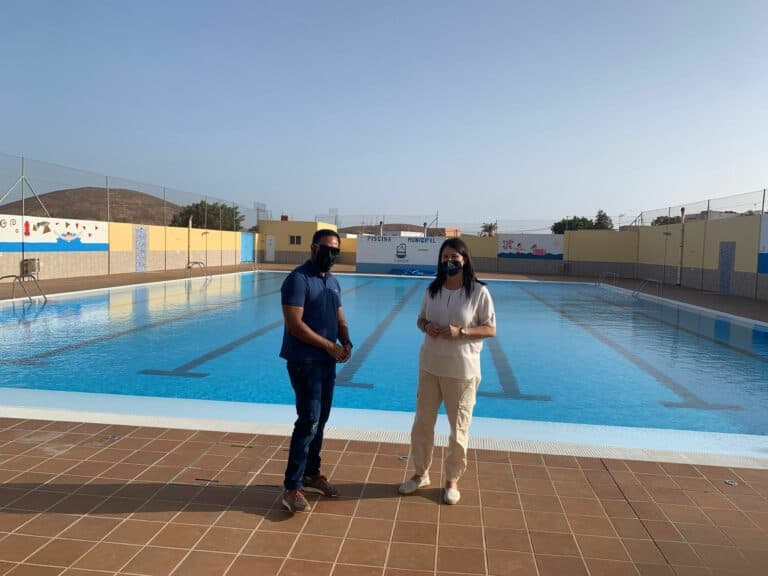 La piscina de Tuineje ofrece actividades para todos los públicos