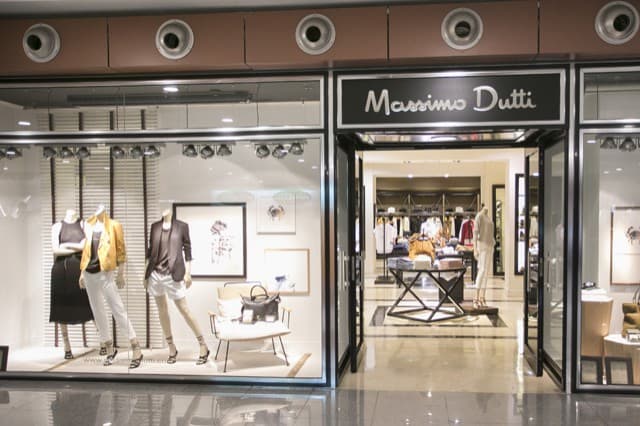 Massimo Dutti cierra su tienda del Centro Comercial Las Rotondas