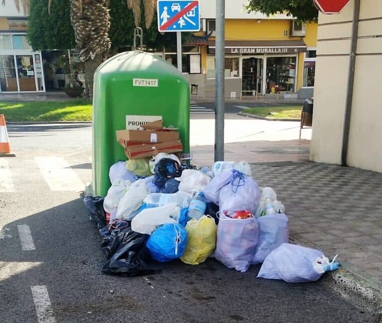 El ayuntamiento solicita a los vecinos el uso responsable de los contenedores de Juan de Bethencourt