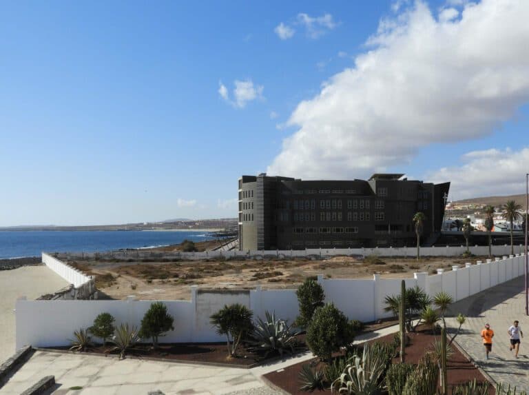 Puerto del Rosario continúa abriéndose al mar y renovará la antigua parcela DISA