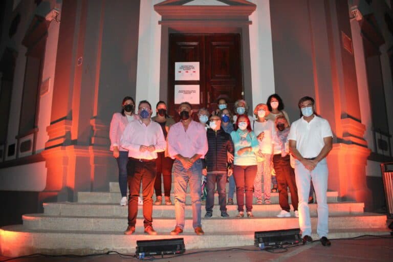 El Cabildo conmemora el Día Mundial de la Salud Mental con el alumbrado de la Casa Palacio