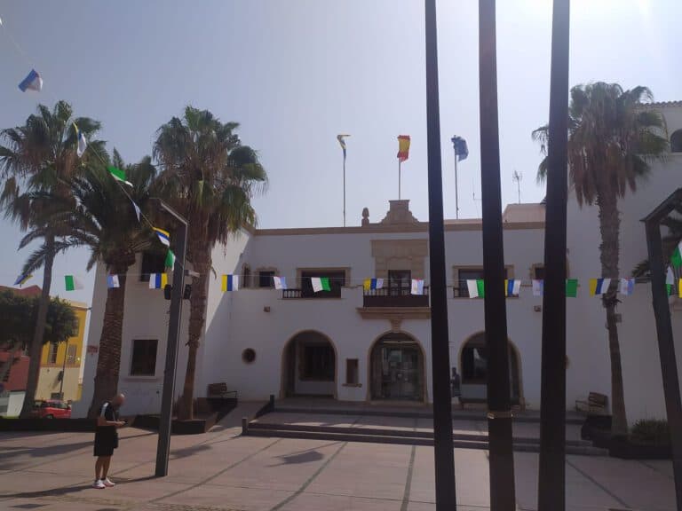 Vox echa de menos la bandera de España en las Fiestas del Rosario