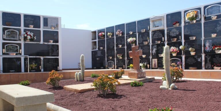Los cementerios de Puerto del Rosario amplían estos días su horario de visita