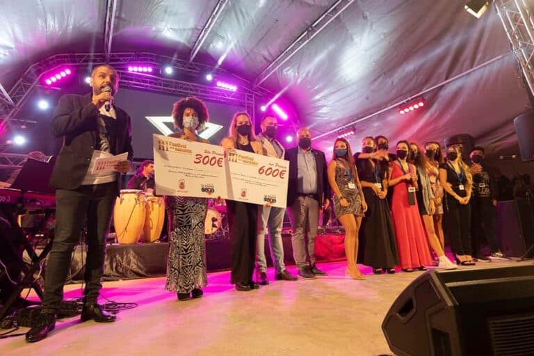 Carla Morales y Ébéne Ruiz se convierten en las ganadoras del III Festival de la Canción