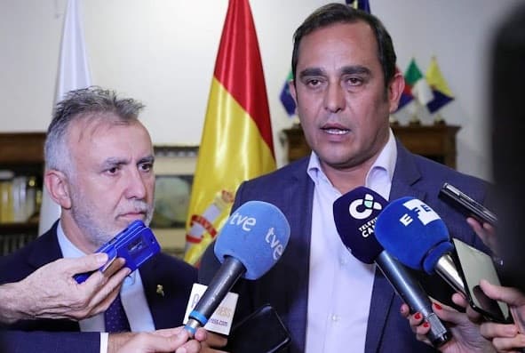 Torres: «Me alegro por Blas Acosta, me alegro por el Gobierno de Canarias»