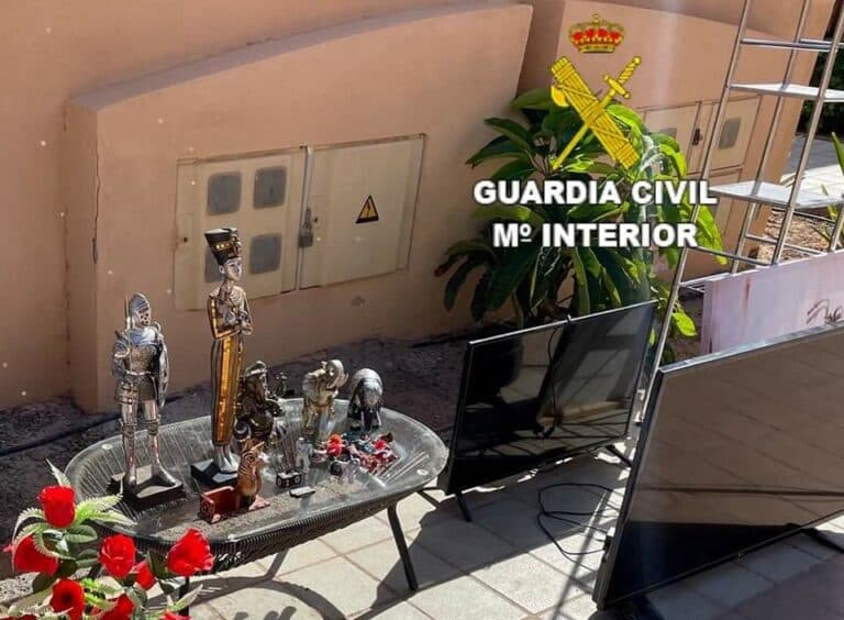 Roban muebles de una vivienda para amueblar su casa okupada