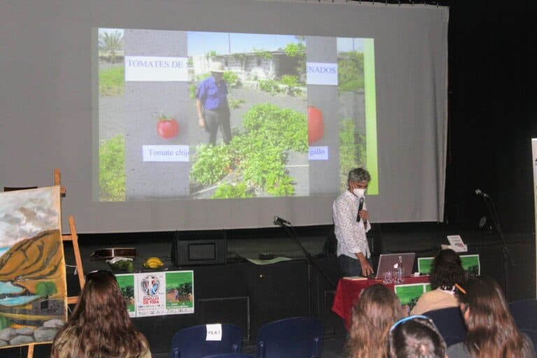 El IV Potaje Científico se centra en el cultivo de frutas y verduras en el contexto del cambio climático