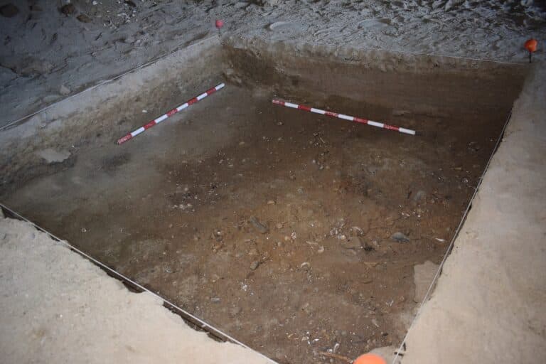 Los primeros sondeos en una cueva del Junquillo determinan su ocupación en época preeuropea