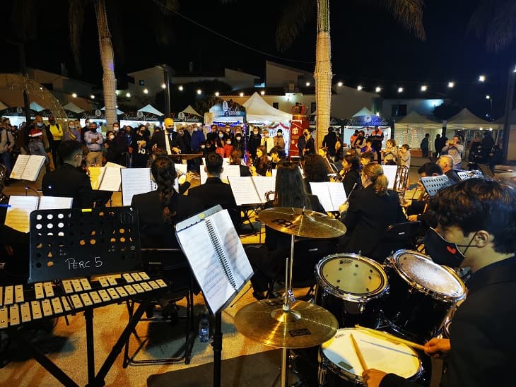 Turistas y residentes disfrutan de las actividades navideñas en Caleta de Fuste