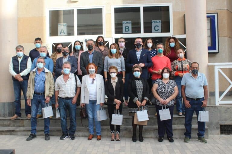 El Cabildo reconoce la labor de los empleados jubilados