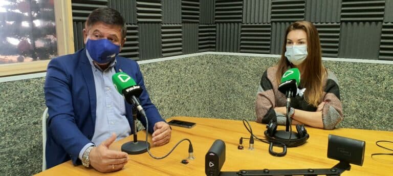 «Si en un futuro queremos firmar un pacto, con quién hay que hablar, con el PP o con Esther Hernández»