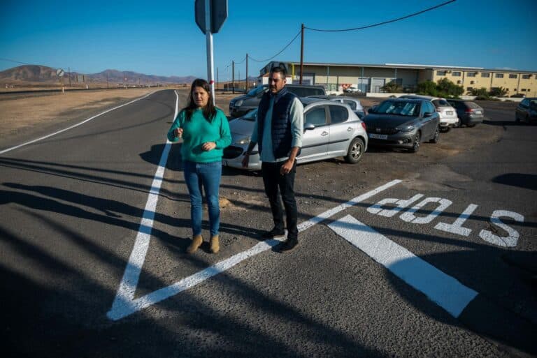 Tuineje mejora la señalización de las calles y carreteras del municipio