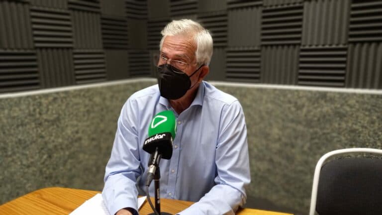 «Siendo alcalde he paralizado una convocatoria de empleo en la que participaba un familiar»