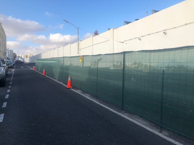 CC Puerto del Rosario pide la retirada de las vallas de la calle Hispanidad