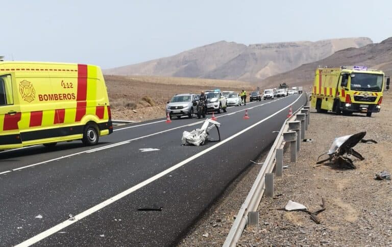 Un varón fallecido en la colisión de un furgón y una guagua en Fuerteventura