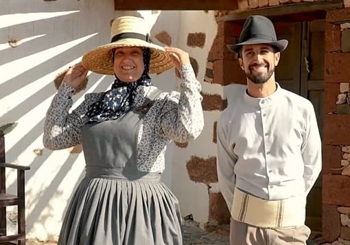 Campaña divulgativa sobre el uso correcto de la vestimenta tradicional