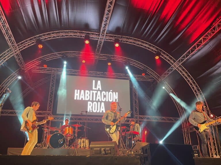 Puerto del Rosario se abre al indie y recibe el aplauso de los festivaleros (y oposición)