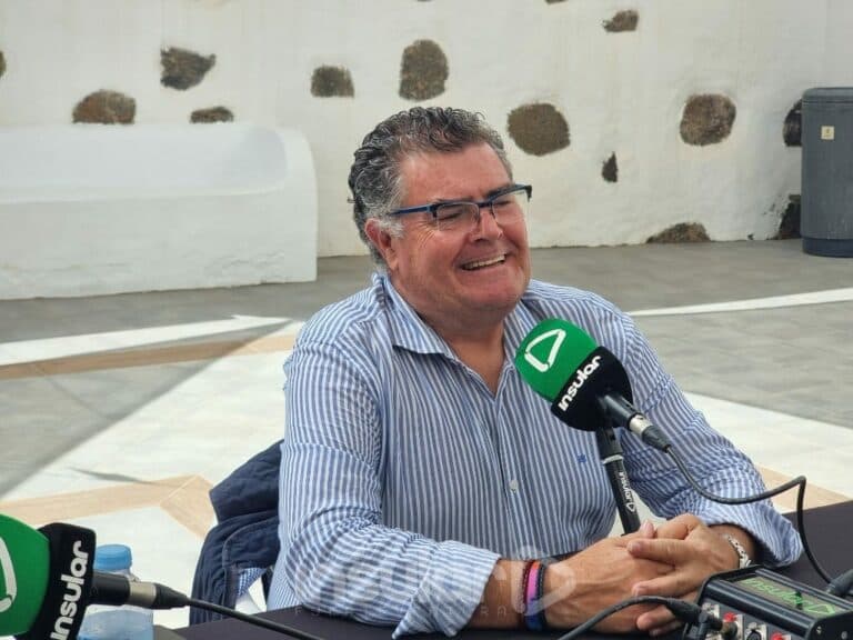 Tony Pereira no descarta «divorciarse» del PP si el partido no incorpora a Pilar González