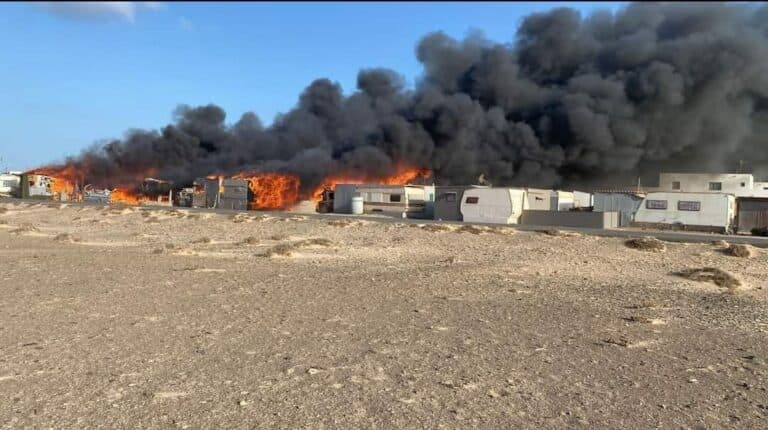 El incendio de Punta Jandía se originó en una de las autocaravanas