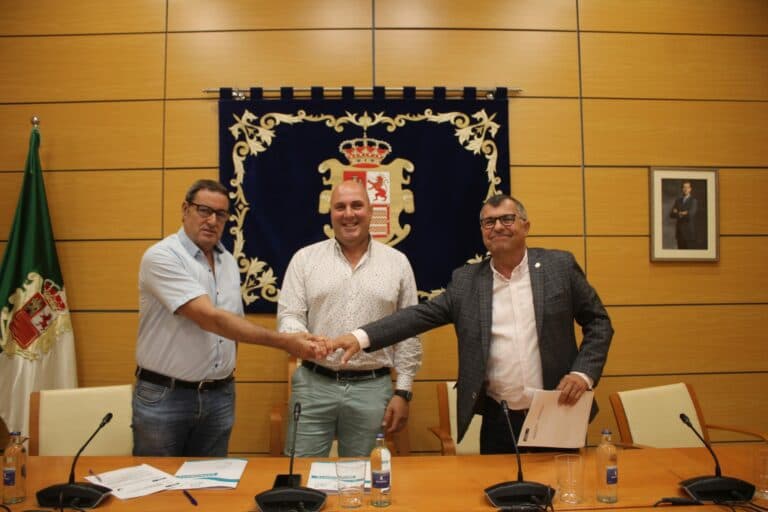Cabildo y Altaba firman un convenio para la dinamización navideña en el municipio de Pájara