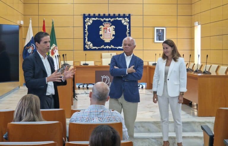 Una veintena de jóvenes comienzan sus prácticas en empresas majoreras