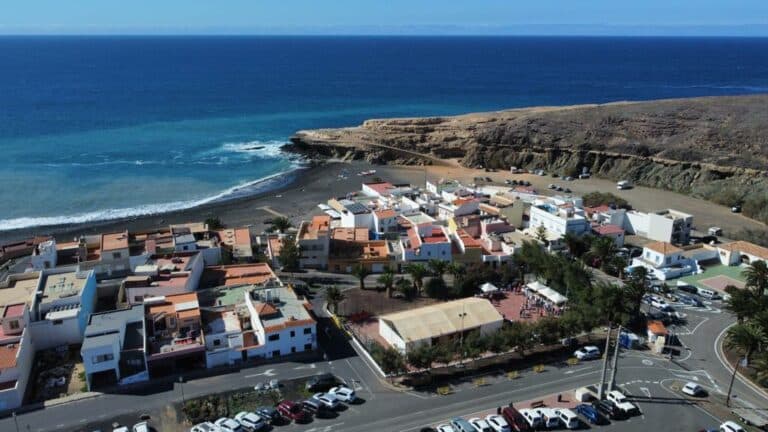 Mujer Fallece tras Caer al Mar en Ajuy