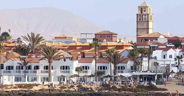 NC insta a «analizar» la compra de viviendas en Canarias por no residentes