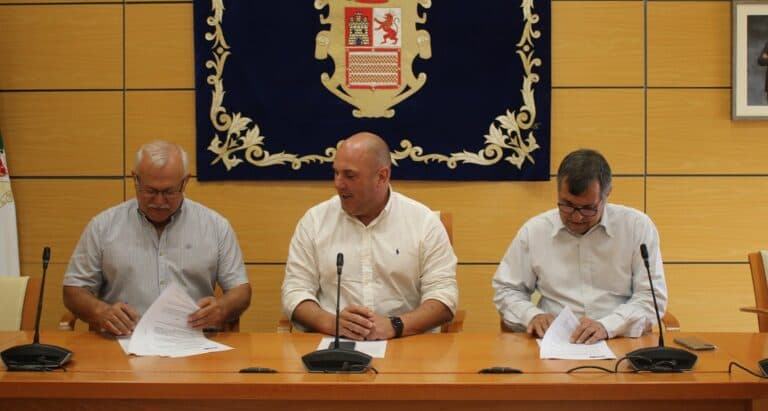 Cabildo y Ayuntamiento de Betancuria firman un convenio para la promoción de la artesanía