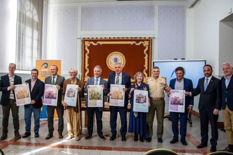 Pájara participa en la recuperación del almanaque ilustrado por el artista Pepe Dámaso
